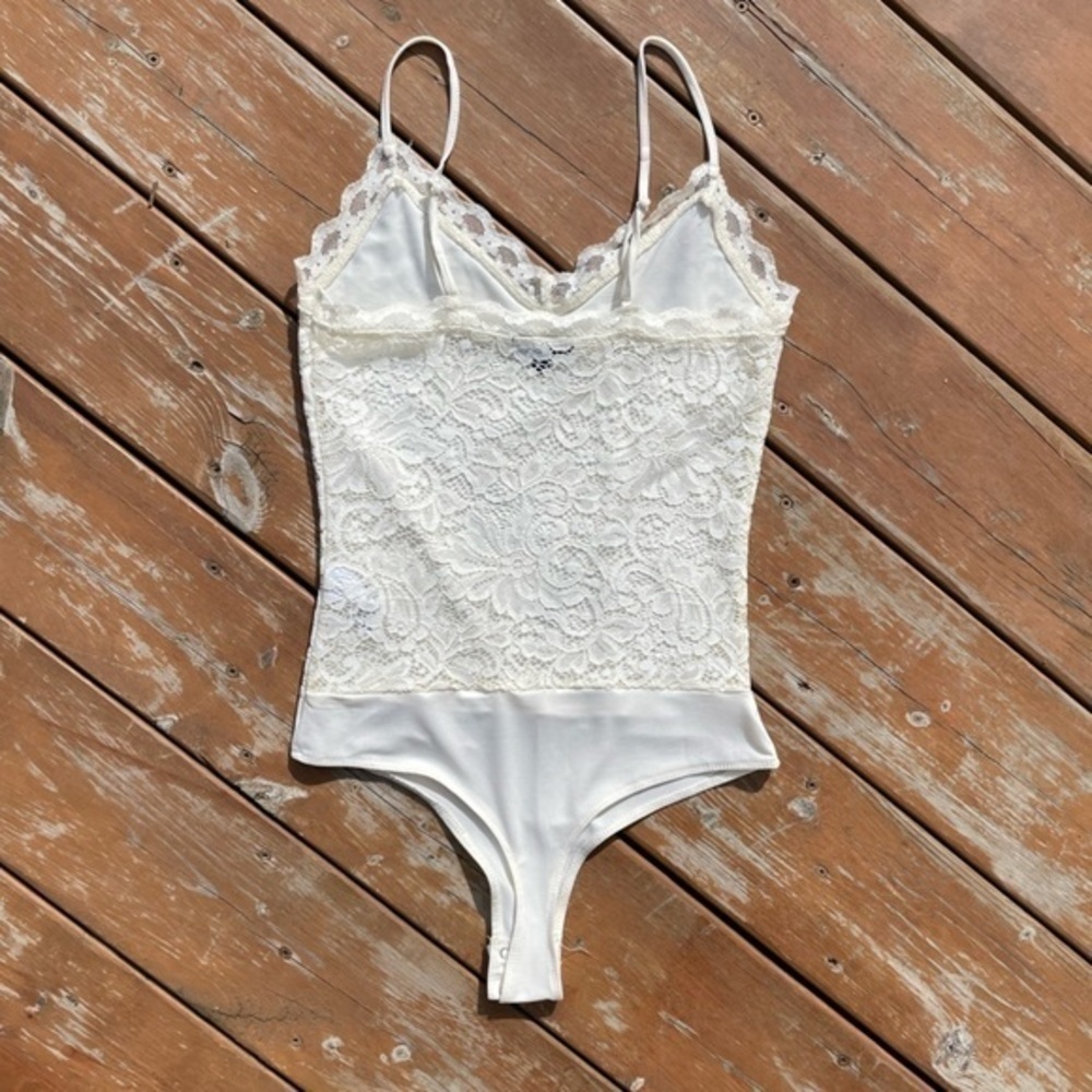3/$30 Dynamite Creme Lace Bodysuit - Picture 8 of 11
